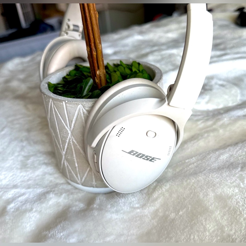 Bose over ear wireless headphones